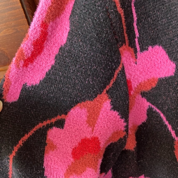 CAbi Rococo Pullover - Picture 4 of 7